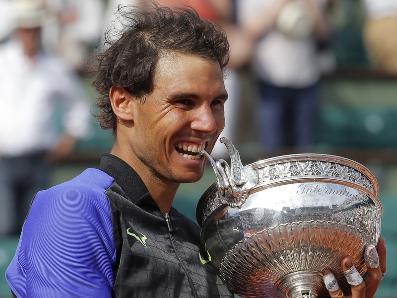 Nadal zdolal Wawrinku, získal svoj 10. parížsky titul a dovedna 15. grandslamový