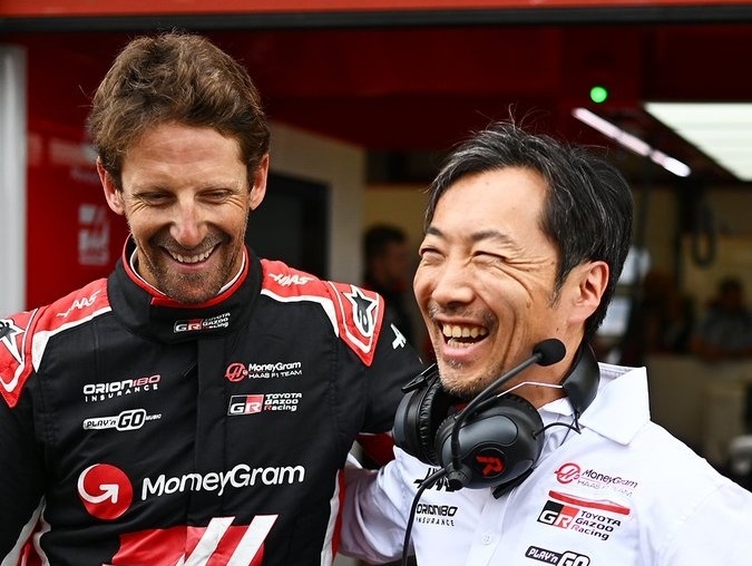 Romain Grosjean a šéf Haasu Ayao Komatsu