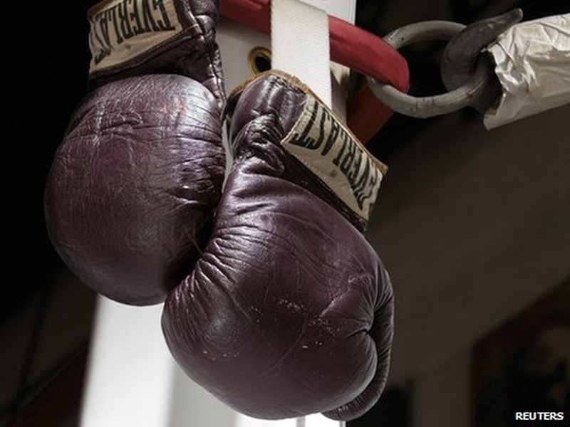 Rukavice Muhammada Aliho vydražili za takmer 400-tisíc dolárov