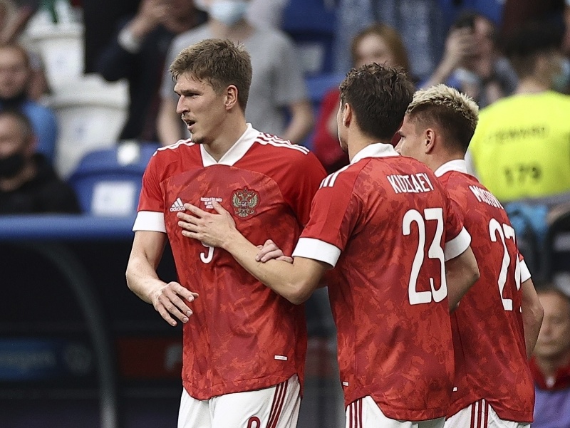 Alexander Sobolev oslavuje gól Ruska