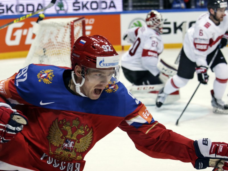 Evgeny Kuznetsov sa raduje z gólu