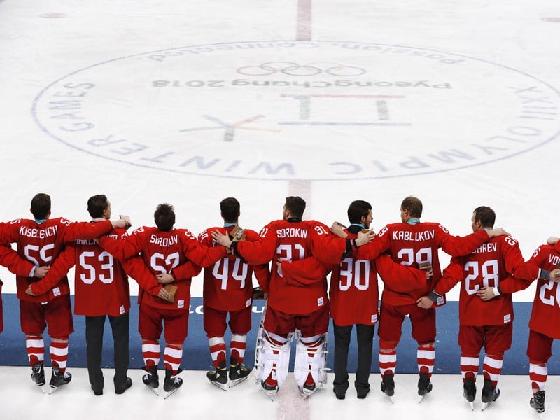 Radosť ruských hokejistov zo zisku zlatých medailí