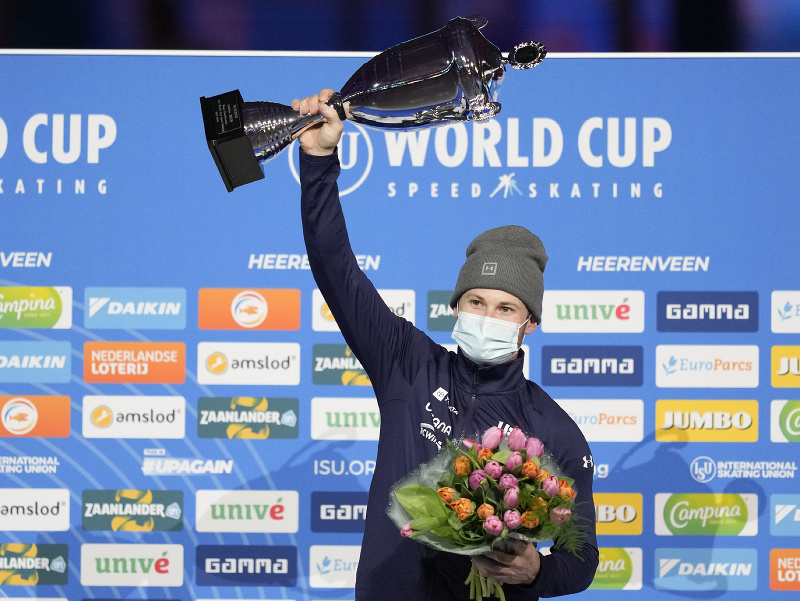 Joey Mantia oslavuje triumf vo Svetovom pohári