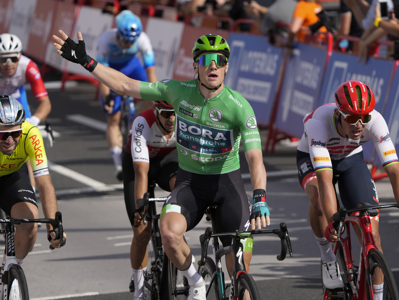Sam Bennett a jeho víťazné oslavy po triumfe v tretej etape Vuelty