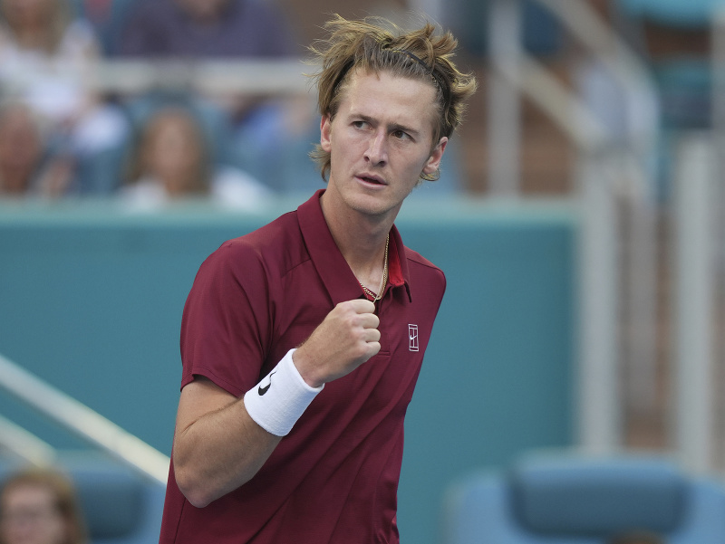 Sebastian Korda počas zápasu na turnaji ATP Masters 1000 v Miami