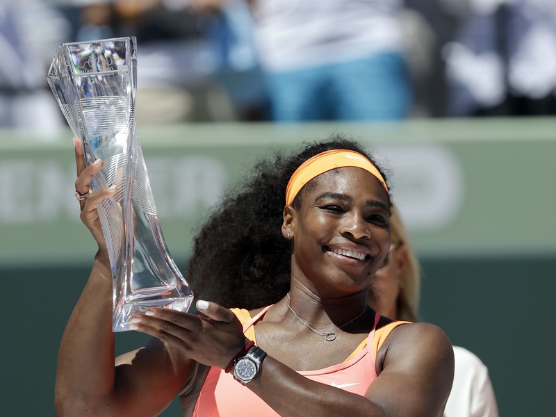 Serena Williamsová s trofejou pre víťazku