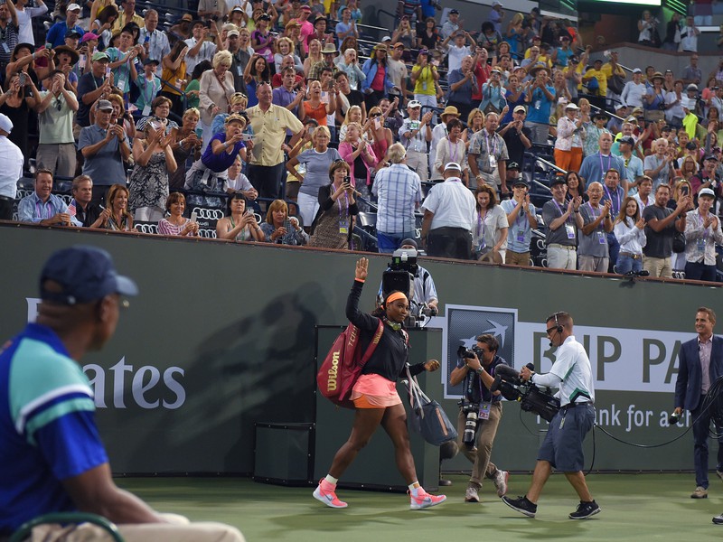 Serena Williamsová vstupuje na kurt v Indian Wells