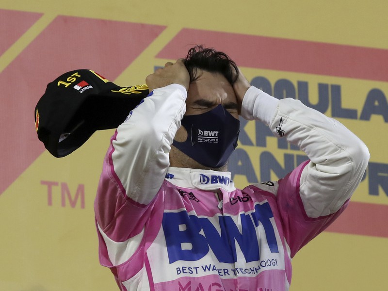 Španiel Sergio Pérez z tímu Racing Point triumfoval na Veľkej cene Sachiru F1.