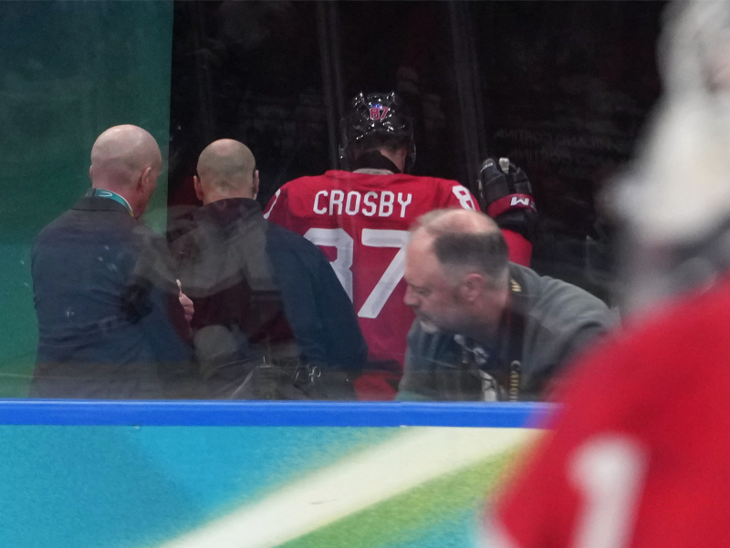 Sidney Crosby odchádza do šatne