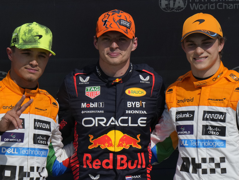 Lando Norris, Max Verstappen a Oscar Piastri po kvalifikácie v Silverstone 
