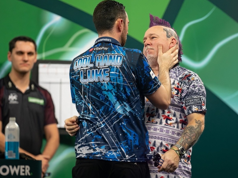 Luke Humphries a Peter Wright