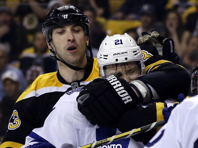 Zdeno Chára a James van Riemsdyk