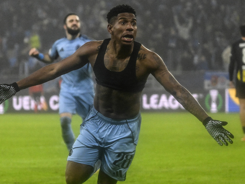 Obranca César Blackman z ŠK Slovan Bratislava