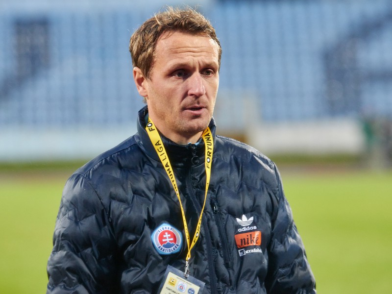 Tréner ŠK Slovan Ivan Vukomanovič