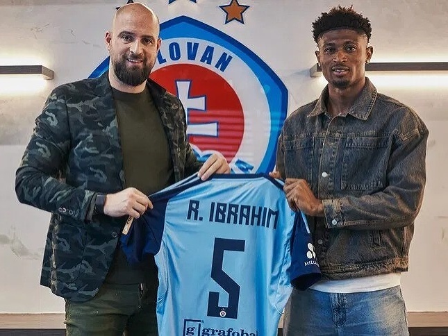 Na snímke zľava Ivan Kmotrík ml. a Rahim Ibrahim