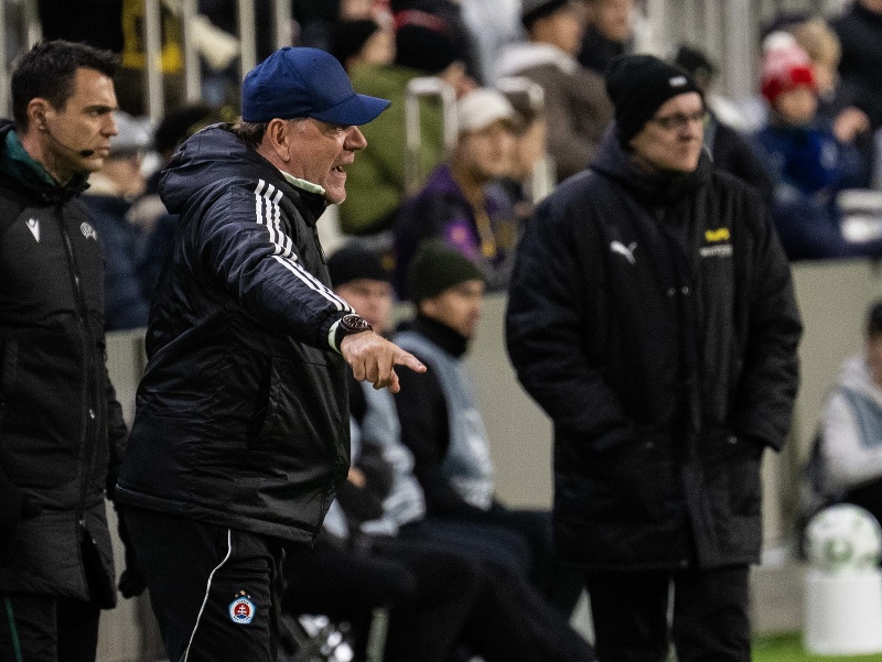 Na snímke tréner ŠK Slovan Bratislava Vladimír Weiss st. 