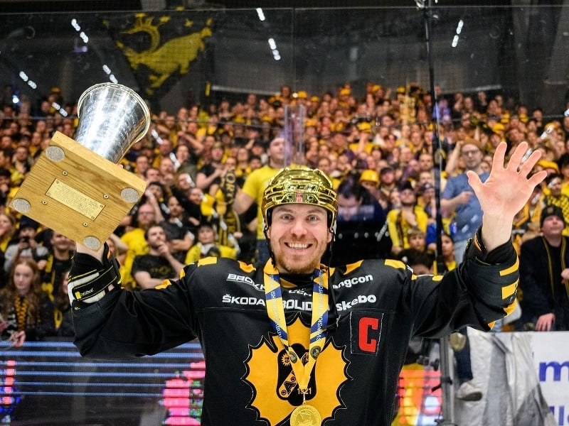 Pär Lindholm s majstrovskou trofejou