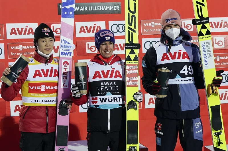 Rakúsky reprezentant v skokoch na lyžiach Stefan Kraft vyhral štvrtkové preteky Svetového pohára v Lillehammeri
