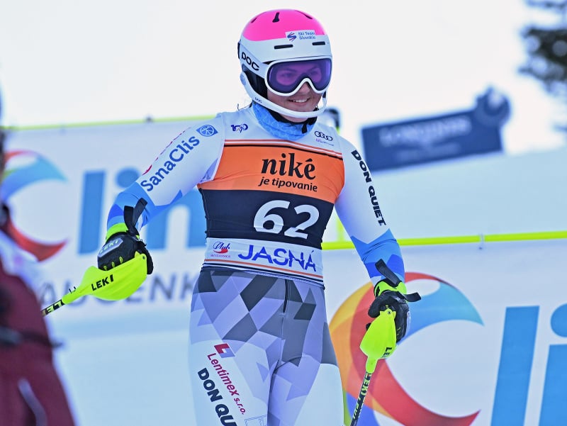 Na snímke slovenská lyžiarka Ella Hrbáňová nedokončila prvé kolo slalomu žien v rámci Svetového pohára v alpskom lyžovaní v Jasnej 21. januára 2024