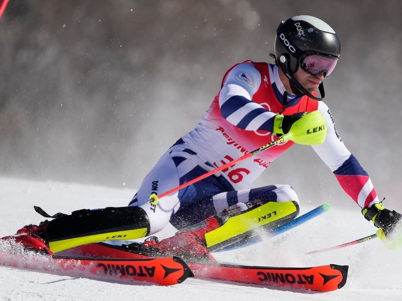 Český lyžiar Kryštof Krýzl počas 1. kola slalomu na ZOH 2022
