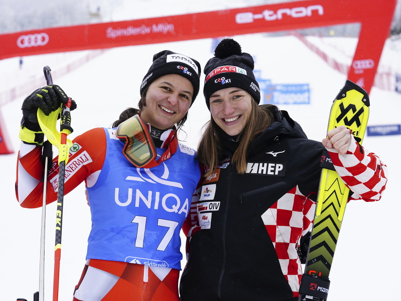 Chorvátske lyžiarky Zrinka Ljutičová a Leona Popovičová 