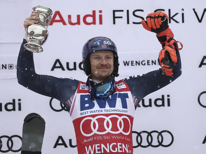 Henrik Kristoffersen ovládol slalom vo Wengene