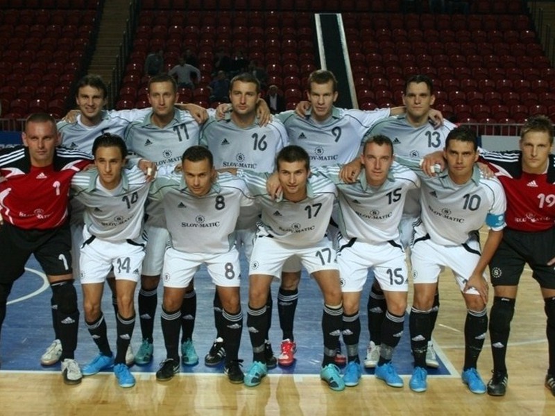 Slov-matic FOFO Bratislava aj napriek prehre v poslednom dueli postúpil do elitného kola UEFA Futsal Cupu