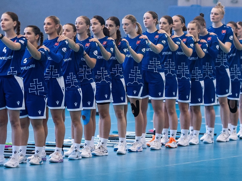 Na snímke slovenská florbalová reprezentácia žien