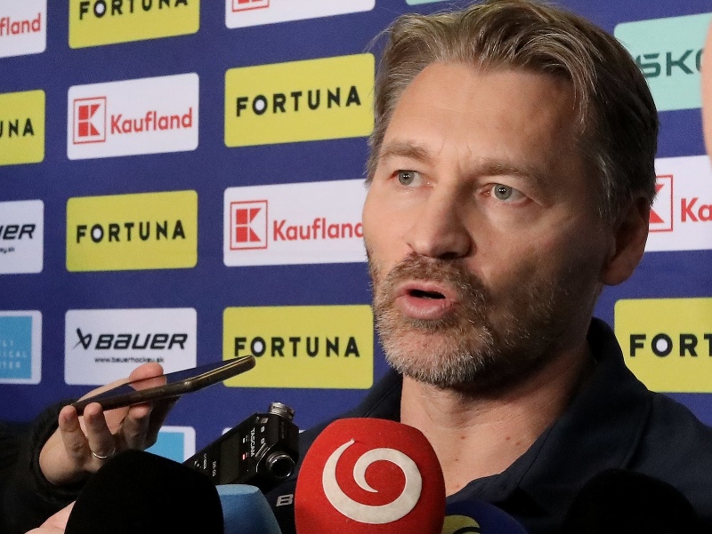 Hlavný tréner slovenskej hokejovej reprezentácie Vladimír Országh