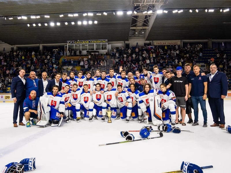 Slovenskí hokejoví reprezentanti do 18 rokov obsadili na 30. ročníku Hlinka Gretzky Cupu konečné druhé miesto