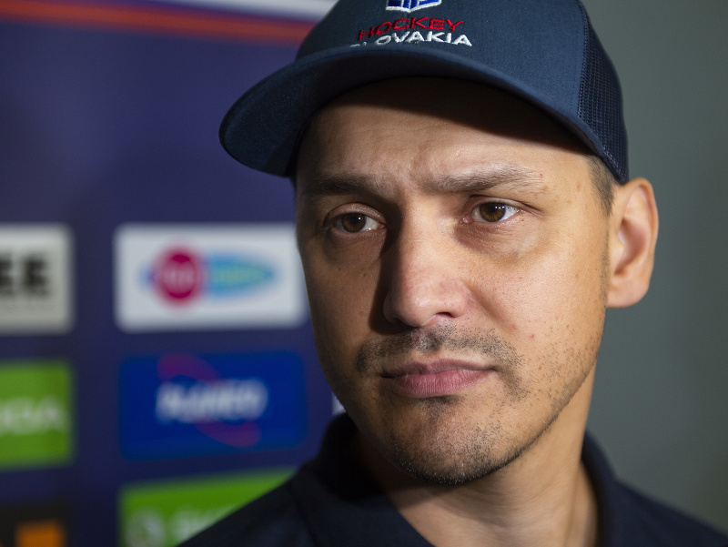 Na snímke tréner slovenskej hokejovej reprezentácie do 18 rokov Tibor Tartaľ 