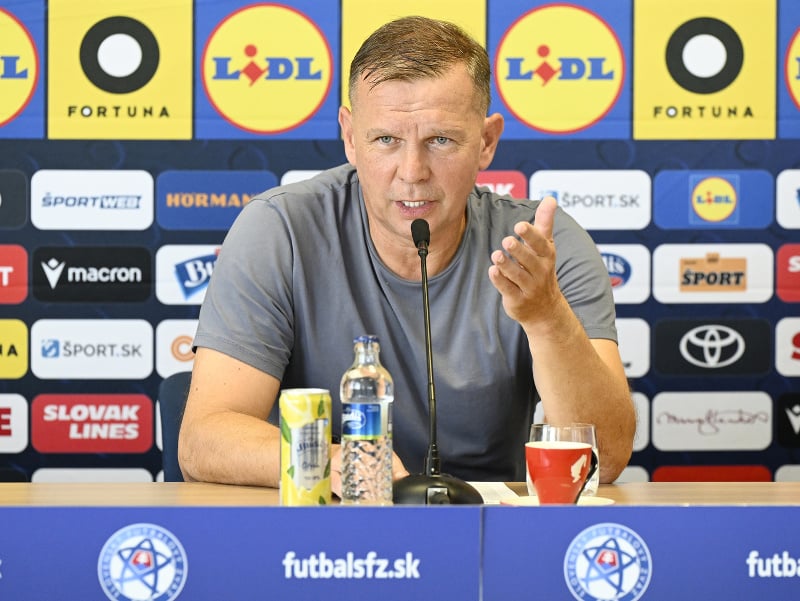 Tréner slovenskej futbalovej reprezentácie hráčov do 21 rokov Jaroslav Kentoš 