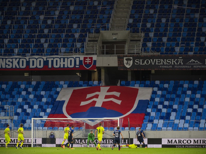 Prázdne tribúny počas zápasu 2. skupiny B-dívizie futbalovej Ligy národov Slovensko - Česko