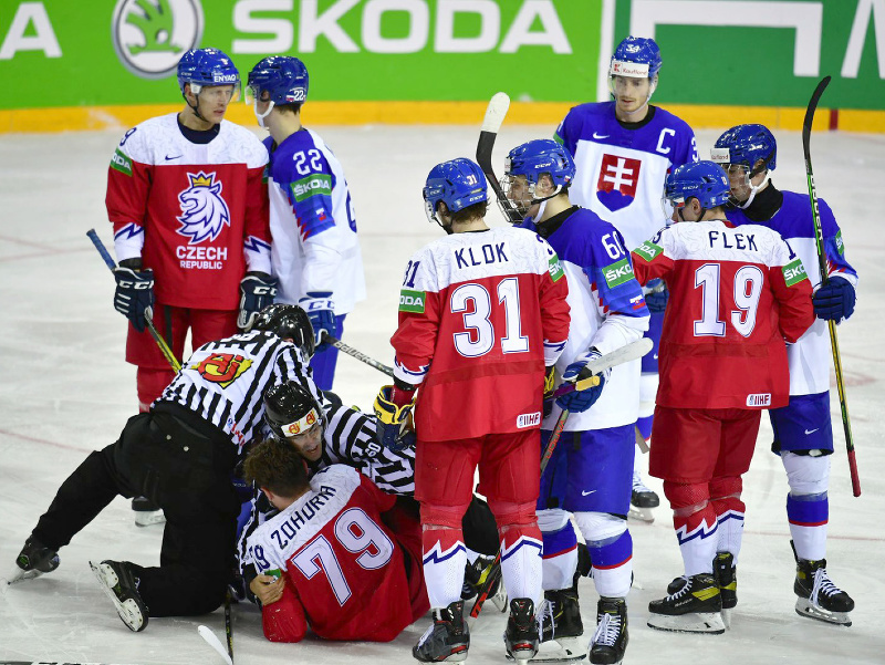 Bitka v zápase základnej A-skupiny Slovensko - Česko