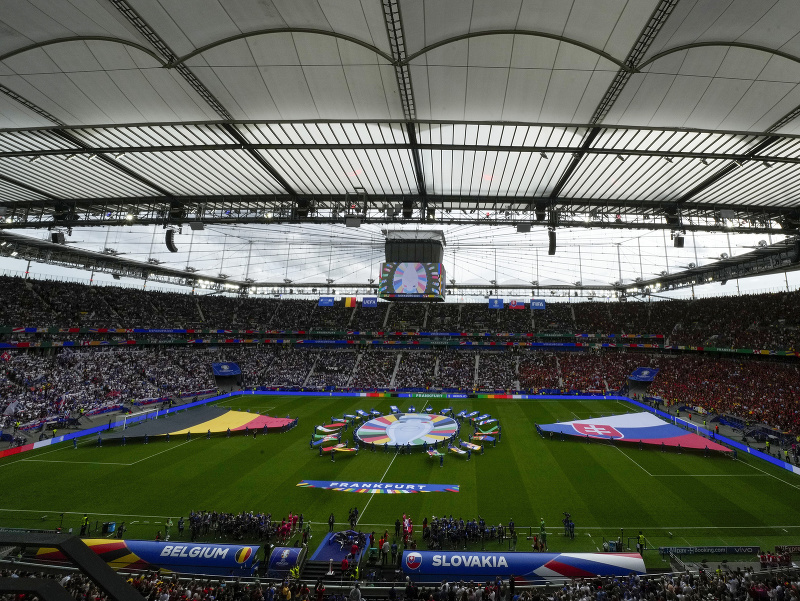 Futbalový štadión vo Frankfurte pred začiatkom zápasu Slovenska s Belgickom