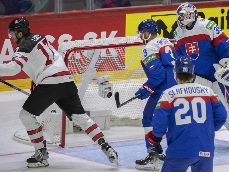 Adam Lowry otvára skóre duelu v zápase Slovenska s Kanadou