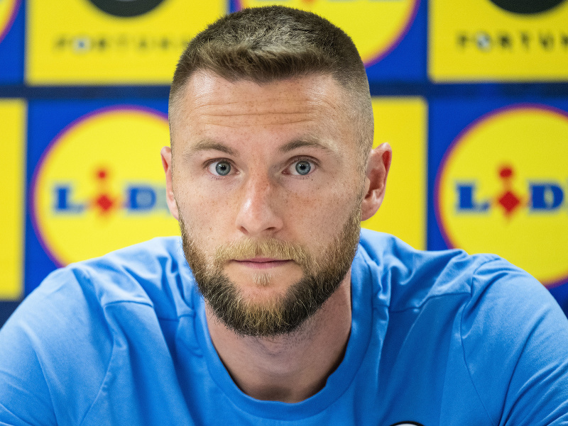 Futbalový reprezentant SR Milan Škriniar počas tlačovej konferencie pred zajtrajším úvodným kvalifikačným zápasom na MS 2026 A-skupiny s Nemeckom 