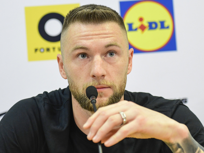 Slovenský futbalový reprezentant Milan Škriniar počas tlačovej konferencie na EURO 2024
