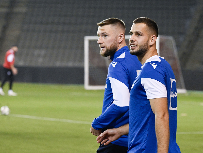 Milan Škriniar a Dávid Hancko počas tréningu slovenskej futbalovej reprezentácie