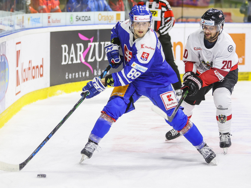 Adrián Holešinský (Slovensko) a Nico Brunner (Rakúsko) počas prípravného zápasu