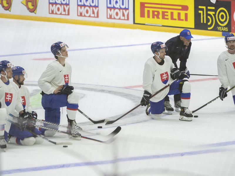 Tréning slovenskej hokejovej reprezentácie pred zápasom proti Francúzsku