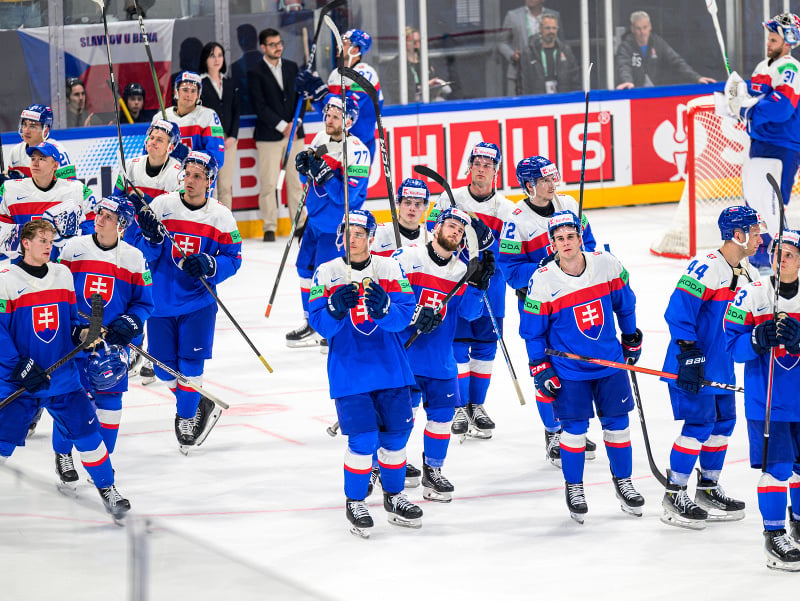 Hokejisti Slovenska ďakujú fanúšikom