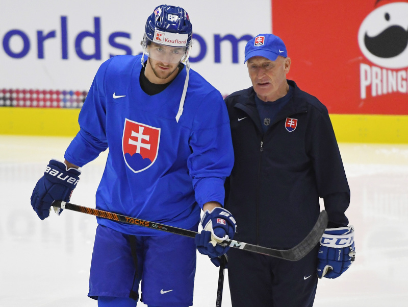 Pavol Regenda a Craig Ramsay, tréner slovenskej hokejovej reprezentácie