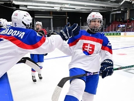 Slovenské hokejistky do 18 rokov. Na snímke Gabriela Lačná