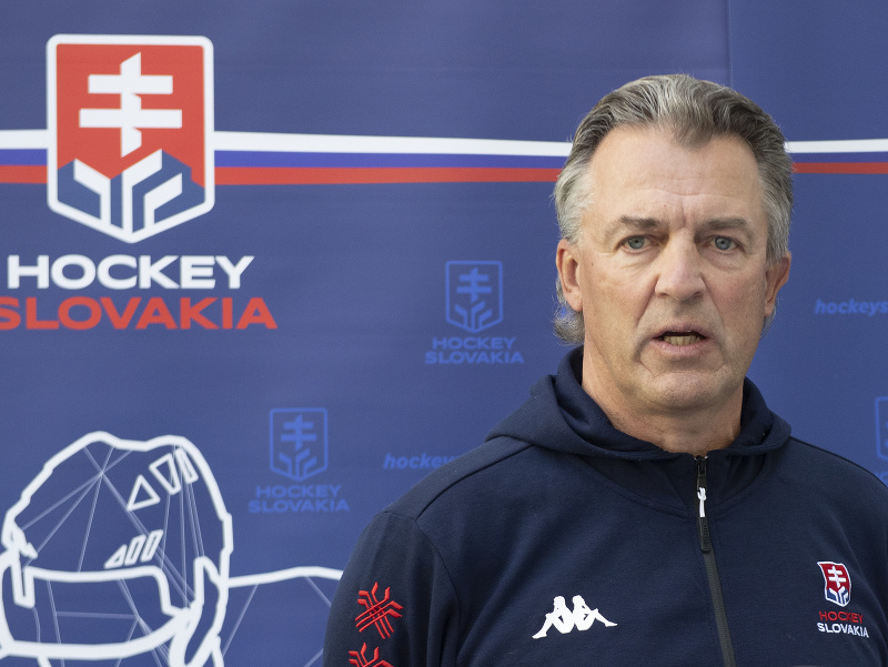 Na snímke hlavný tréner slovenskej ženskej hokejovej reprezentácie Fín Arto Sieppi 