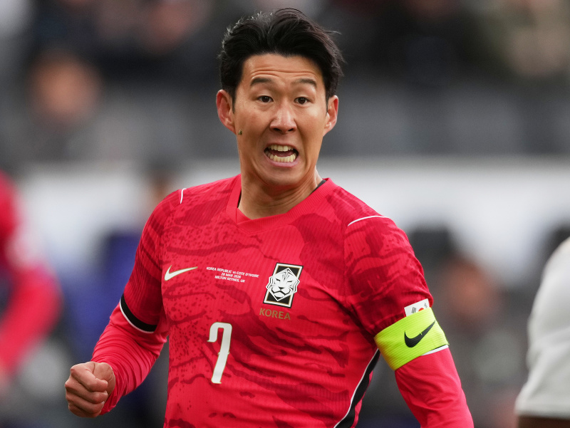 Na archívnej snímke z 28. marca 2026 juhokórejský futbalista Son Heung-min