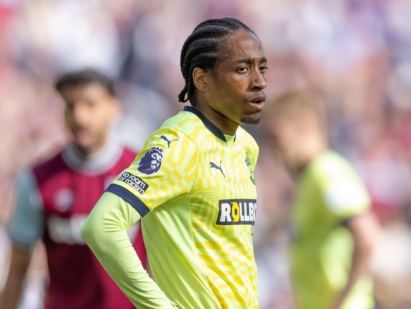 Anglický reprezentant Kyle Walker-Peters v drese Southamptonu