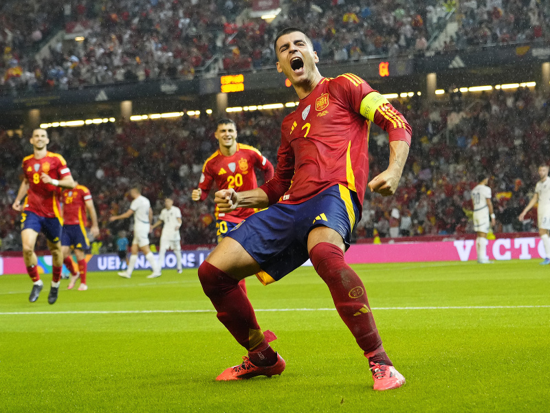 Álvaro Morata sa teší z gólu Španielska