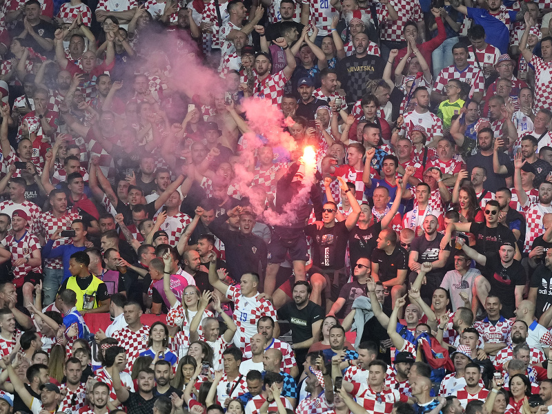 Na snímke sú chorvátski fanúšikovia