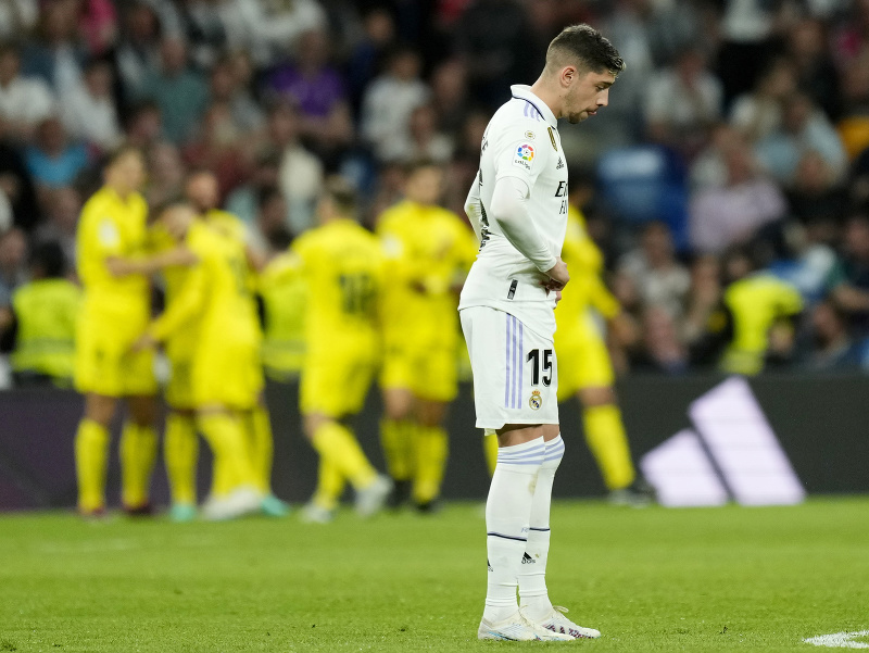 Futbalista Realu Madrid Federico Valverde reaguje v zápase 28. kola španielskej La Ligy Real Madrid - Villarreal CF